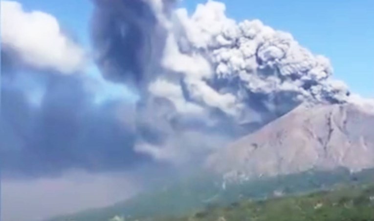 Strahuje se da je vulkan ubio 13 ljudi. Objavljeni prvi podaci o žrtvama